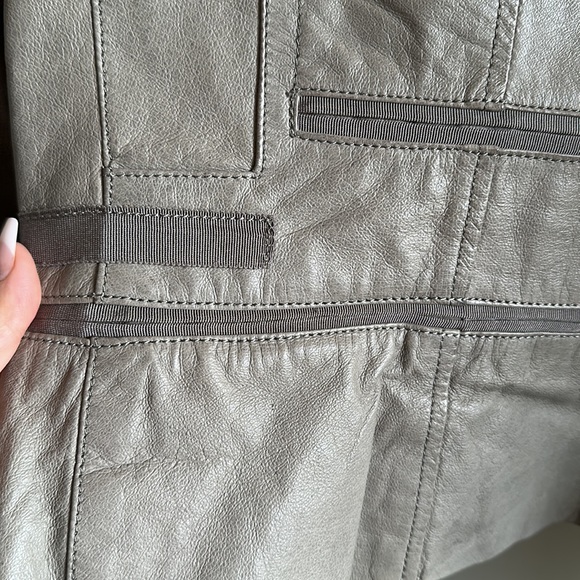 Beautiful leather jacket - Picture 3 of 5